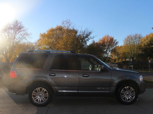 Used 2014 Lincoln Navigator 2WD w/ Equipment Group 101A image 10