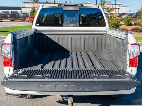 Used 2024 Nissan Titan SV w/ SV Convenience Package image 15