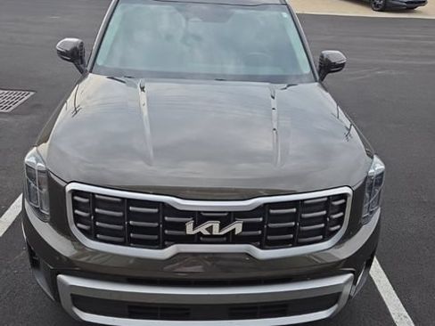 Used 2023 Kia Telluride S w/ S Sunroof Package AWD/4WD image 3