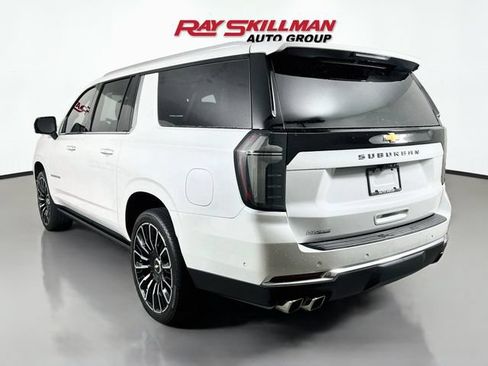 Used 2025 Chevrolet Suburban High Country AWD/4WD image 5