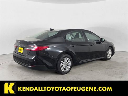 Certified 2025 Toyota Camry LE image 5