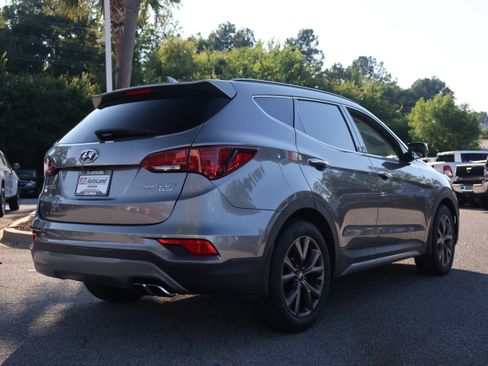 Used 2018 Hyundai Santa Fe Sport FWD image 5