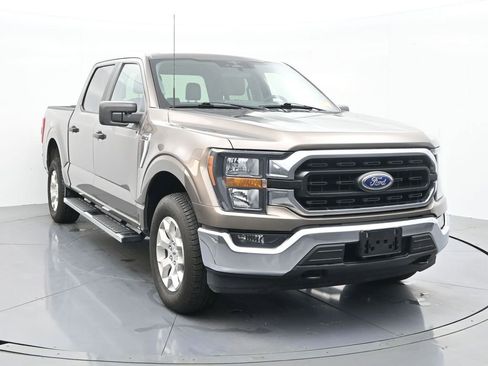 Used 2023 Ford F150 XLT image 3