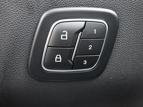 Used 2025 Ford Escape Platinum AWD/4WD image 21