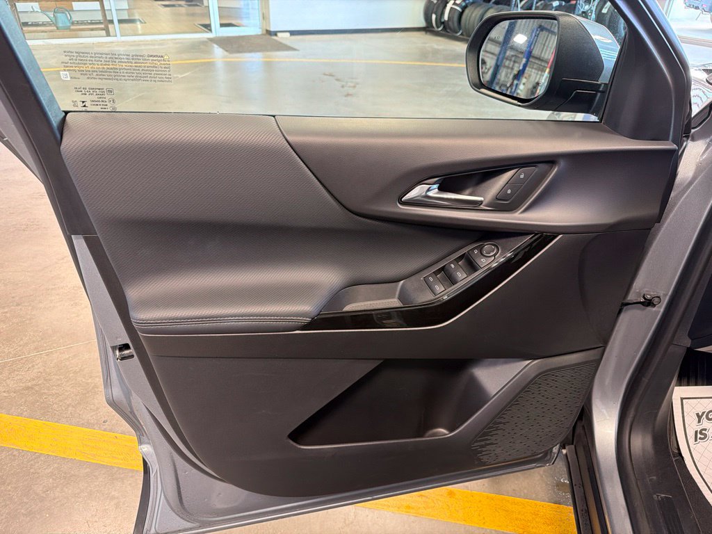 Used 2026 Chevrolet Equinox LT AWD/4WD image 22