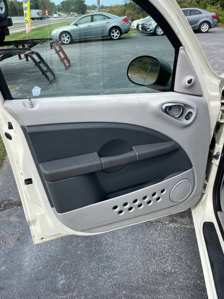 Used 2007 Chrysler PT Cruiser FWD image 10