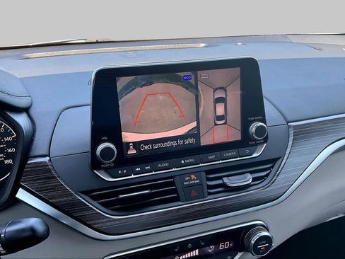 Used 2020 Nissan Altima 2.0 Platinum FWD image 30