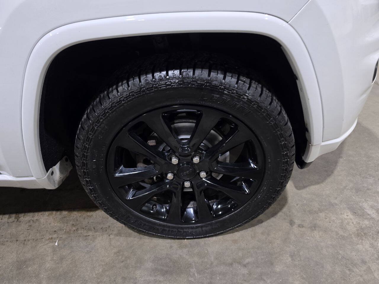 Used 2019 Jeep Grand Cherokee Altitude AWD/4WD image 22