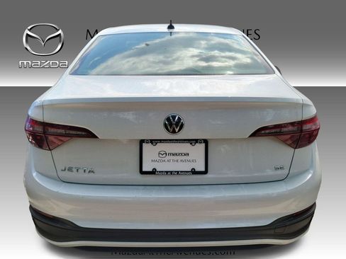 Used 2024 Volkswagen Jetta SE w/ Panoramic Sunroof Package FWD image 20