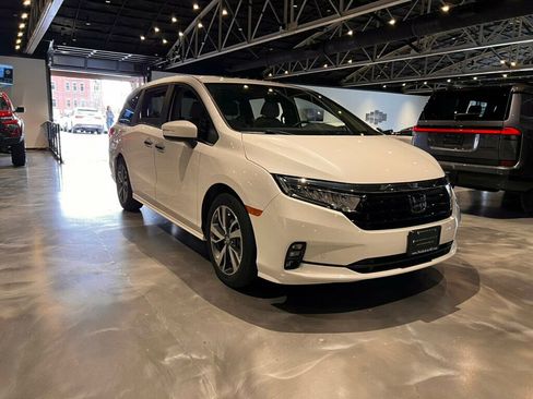 Used 2023 Honda Odyssey Touring image 7