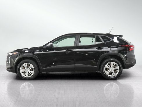 Used 2024 Chevrolet Trax LS FWD image 2