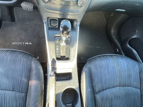 Used 2017 Nissan Sentra SV FWD image 9