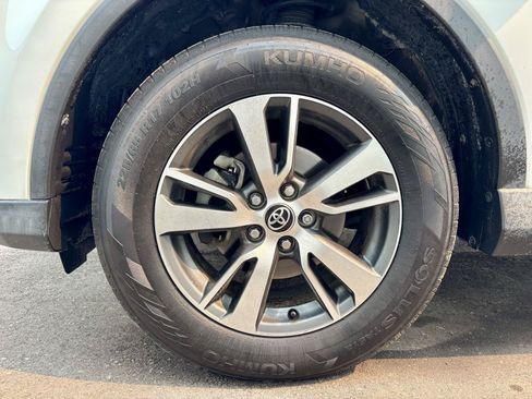 Used 2016 Toyota RAV4 XLE AWD/4WD image 14
