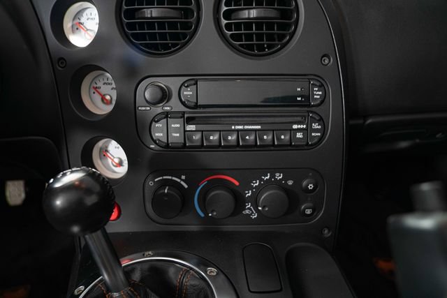 Used 2005 Dodge Viper SRT-10 w/ Copperhead Edition Group RWD image 21