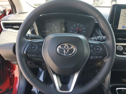 Used 2023 Toyota Corolla Cross LE image 19