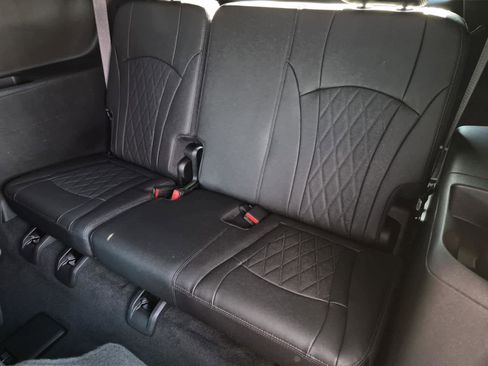 Used 2023 Buick Enclave Avenir w/ Avenir Technology Package image 17