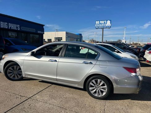 Used 2011 Honda Accord EX-L image 3