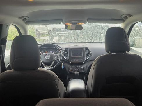 Used 2019 Jeep Cherokee Latitude w/ Cold Weather Group AWD/4WD image 14