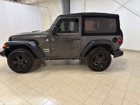 Used 2020 Jeep Wrangler Sport AWD/4WD image 3