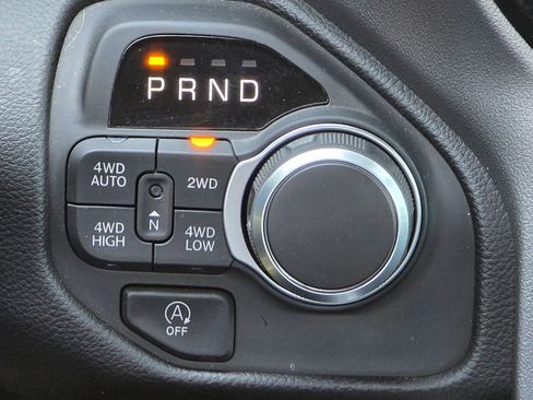 Used 2025 RAM 1500 Big Horn AWD/4WD image 35