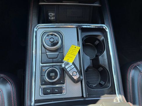 Used 2019 Ford Expedition Limited w/ Equipment Group 303A AWD/4WD image 13