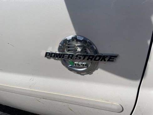 Used 2016 Ford F250 Lariat w/ Lariat Interior Package image 5