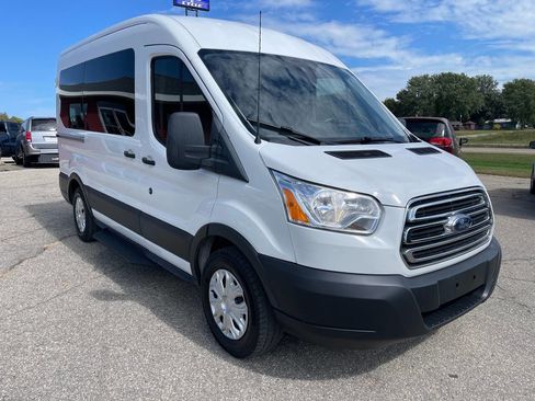 Used 2019 Ford Transit 150 XLT image 7