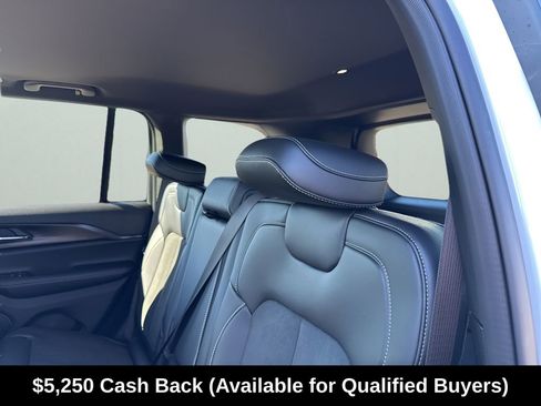 New 2025 Jeep Grand Cherokee Altitude RWD image 20