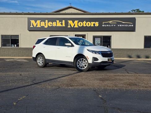 Used 2023 Chevrolet Equinox LT w/ Driver Convenience Package image 1