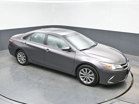 Used 2017 Toyota Camry XLE w/ Moonroof Package image 1