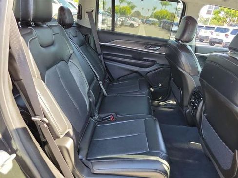 Certified 2023 Jeep Grand Cherokee L Limited w/ Luxury Tech Group II RWD image 19