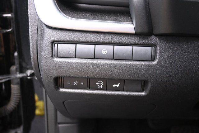 Used 2025 Nissan Rogue SV AWD/4WD image 16