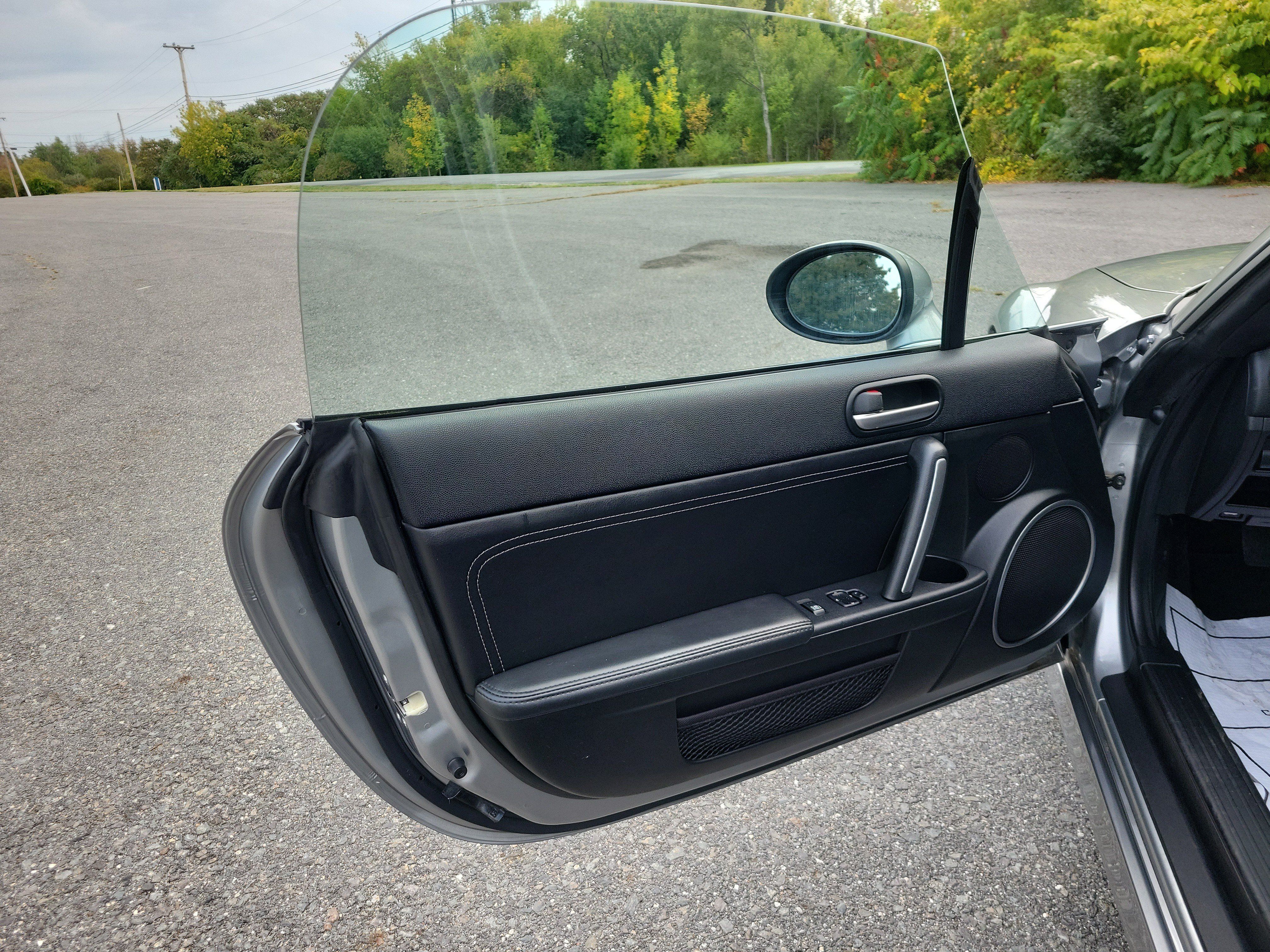Used 2011 MAZDA MX-5 Miata Grand Touring w/ Premium Pkg RWD image 15