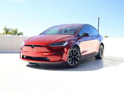Used 2023 Tesla Model X image 1