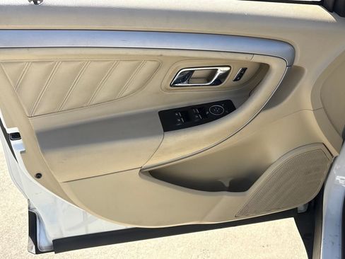 Certified 2017 Ford Taurus SE image 16