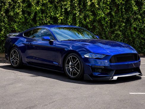 Used 2019 Ford Mustang GT Premium RWD image 3