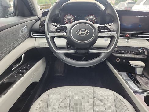 Certified 2024 Hyundai Elantra Limited FWD image 10