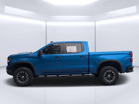 Used 2022 Chevrolet Silverado 1500 ZR2 w/ Technology Package AWD/4WD image 6
