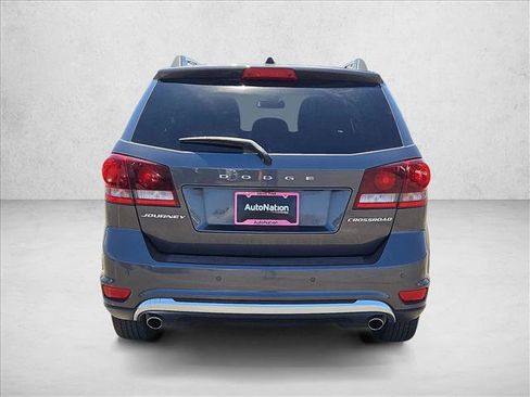 Used 2019 Dodge Journey Crossroad w/ Driver Convenience Group FWD image 7