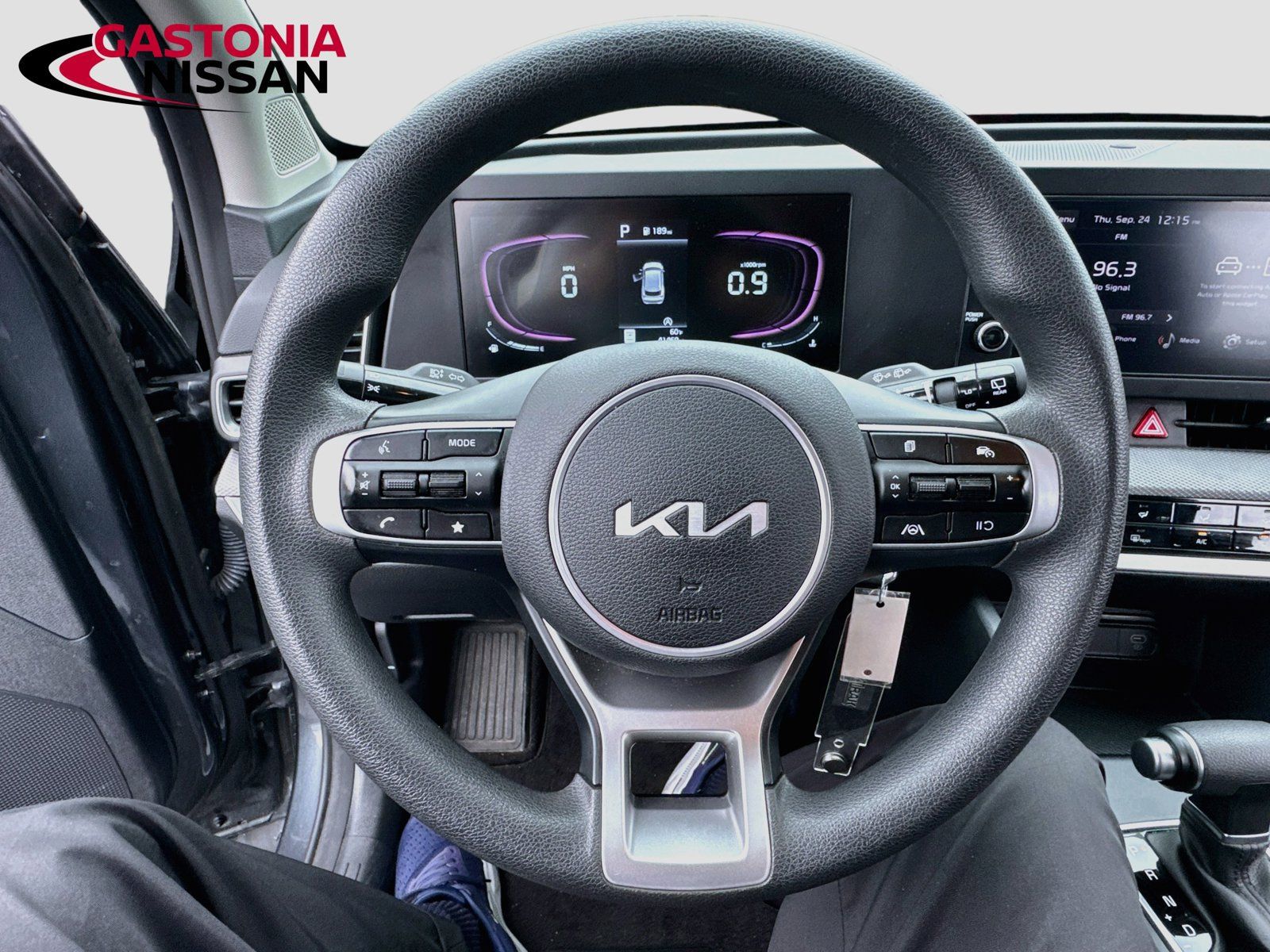 Used 2025 Kia Sportage LX FWD image 14