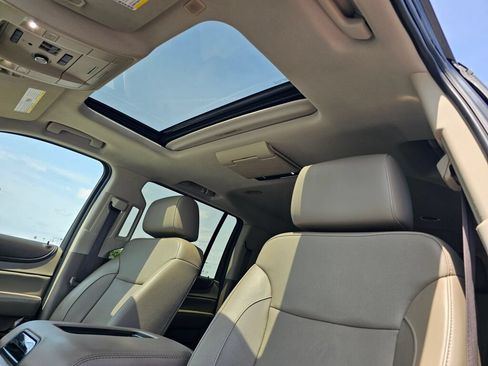Used 2019 GMC Yukon XL SLT w/ Open Road Package AWD/4WD image 27