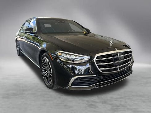 Used 2022 Mercedes-Benz S 580 4MATIC Sedan w/ Rear Seat Package image 2
