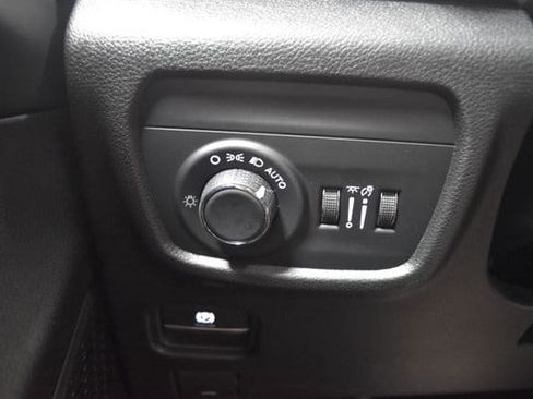 New 2025 Jeep Grand Cherokee L Laredo w/ Luxury Tech Group I image 16