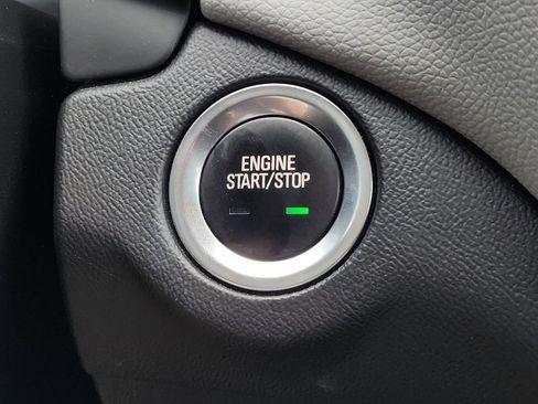 Used 2021 Chevrolet Equinox LT FWD image 21