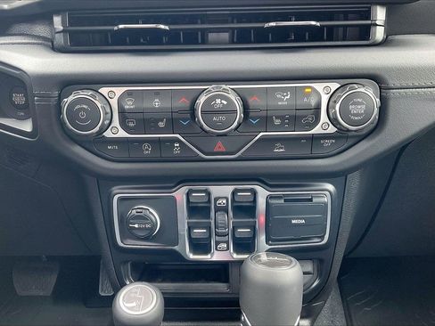 New 2026 Jeep Gladiator Mojave AWD/4WD image 16
