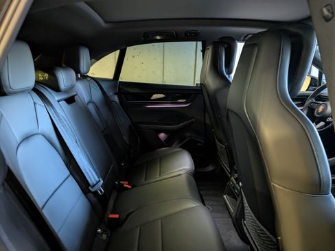 Used 2025 Porsche Macan Electric image 25