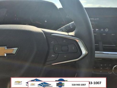Used 2025 Chevrolet Trax LT w/ LT Convenience Package FWD image 17