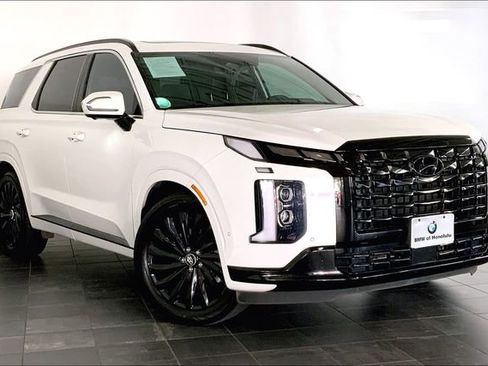 Used 2024 Hyundai Palisade Calligraphy image 2