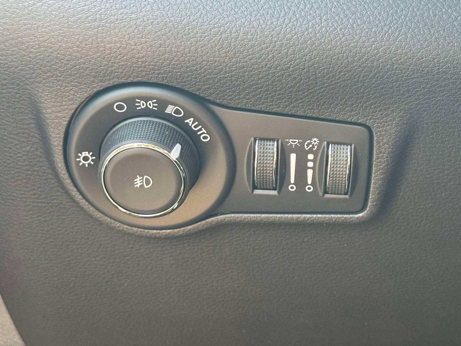 Used 2026 Jeep Compass Limited AWD/4WD image 19