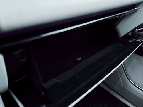 Used 2024 Land Rover Range Rover Long Wheelbase SE image 80